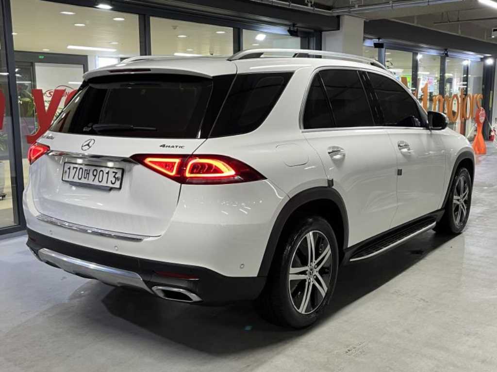 Mercedes Benz GLE Class - Vista 4