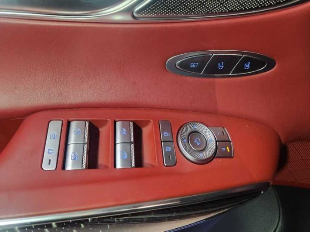 Genesis GV70 - Vista 11