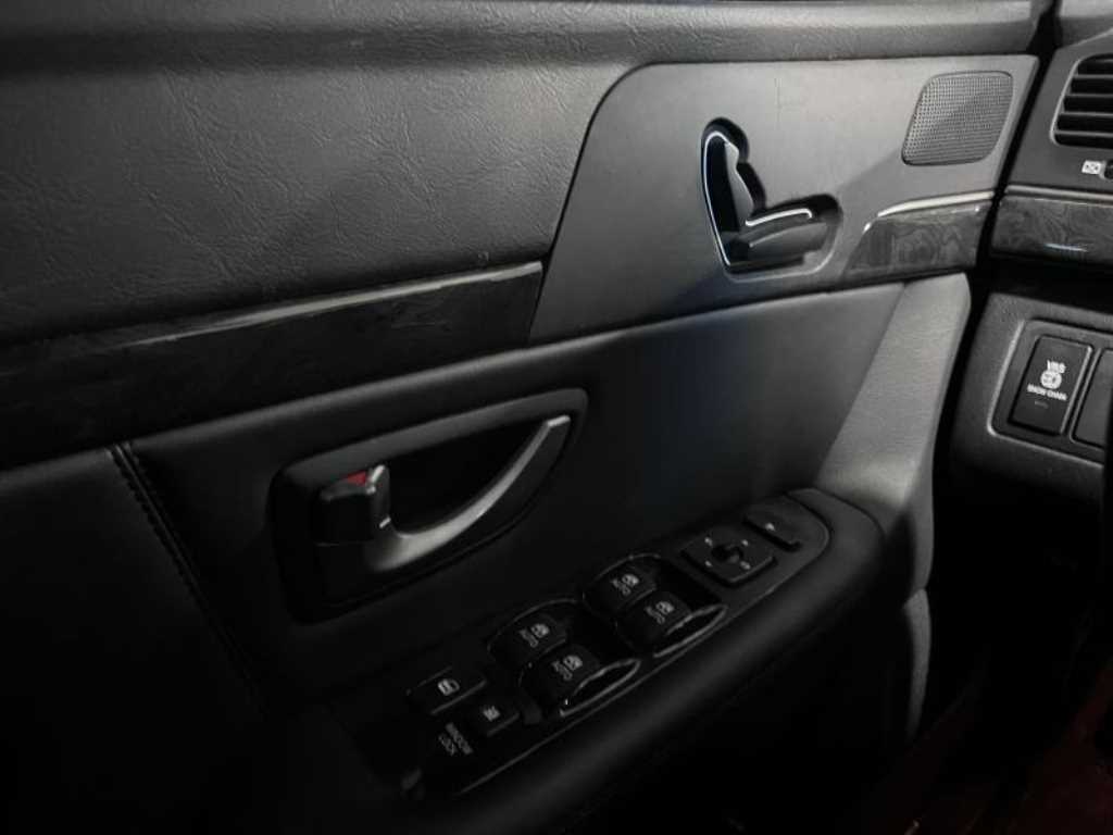 KIA Opirus - Vista 8