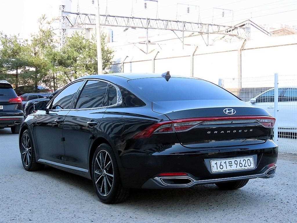 HYUNDAI Grandeur - Vista 3