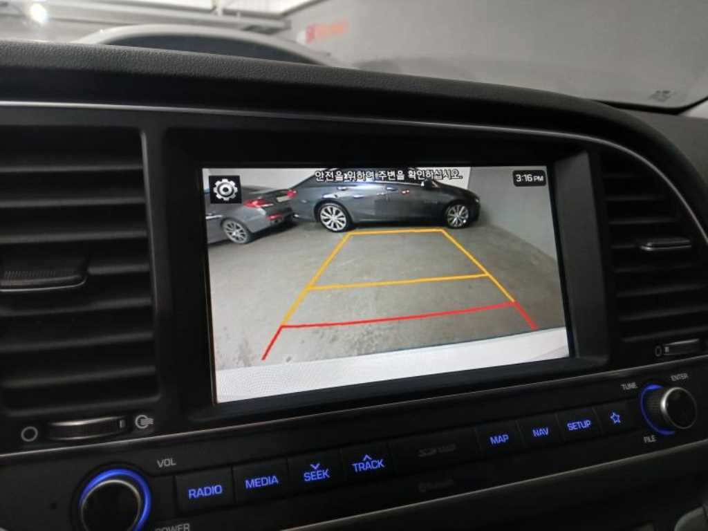 HYUNDAI Avante 2018 Blanco - Importación desde Corea - HF Imports Iquique - Foto 16