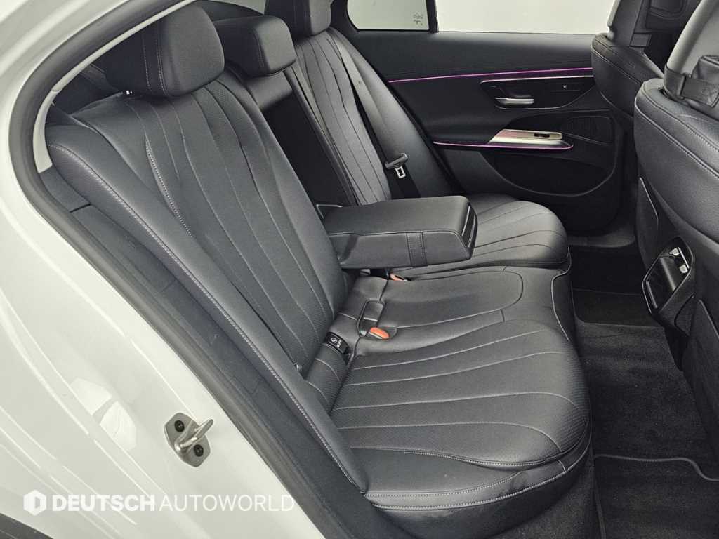 Mercedes Benz E class - Vista 12