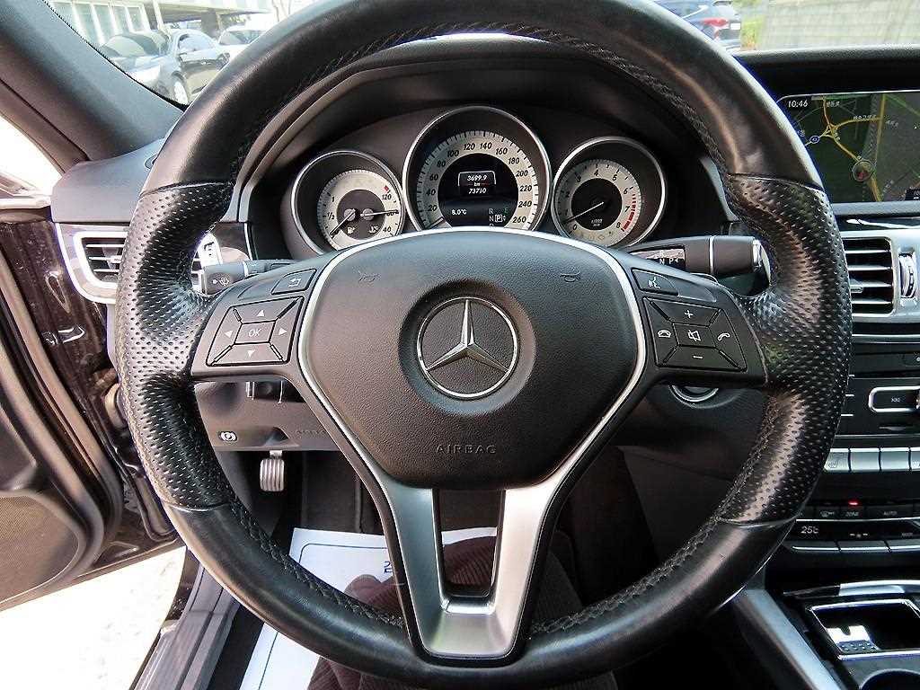 Mercedes Benz E class - Vista 8