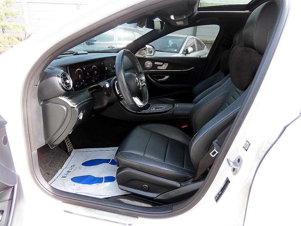 Mercedes Benz E class - Vista 5