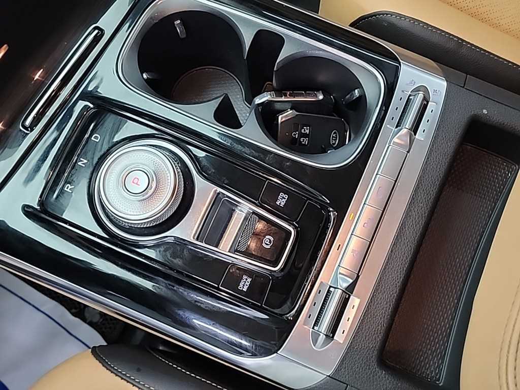 KIA Carnival - Vista 8