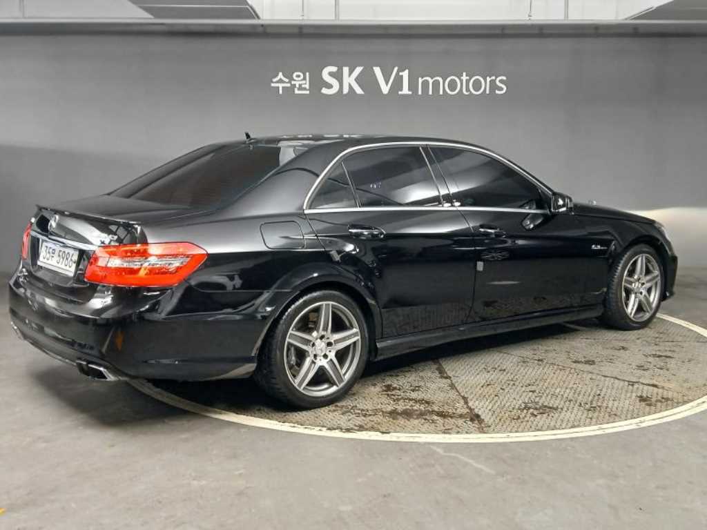 Mercedes Benz E class - Vista 4