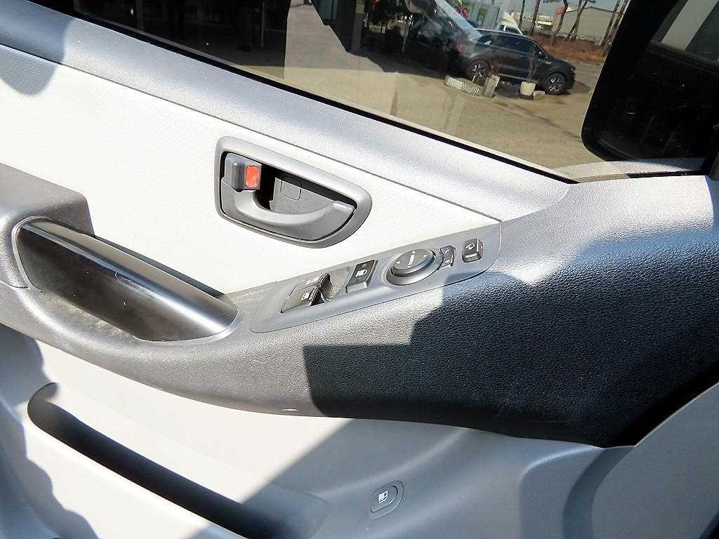 HYUNDAI Starex - Vista 11