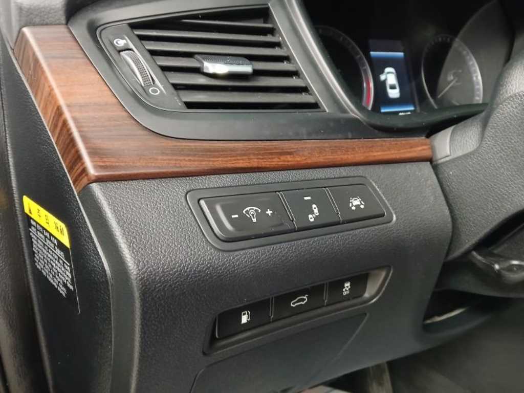 HYUNDAI Sonata - Vista 11