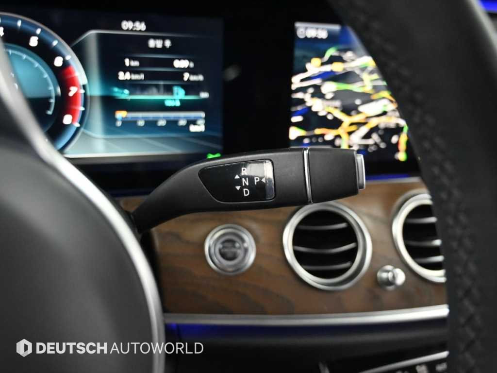 Mercedes Benz E class - Vista 9