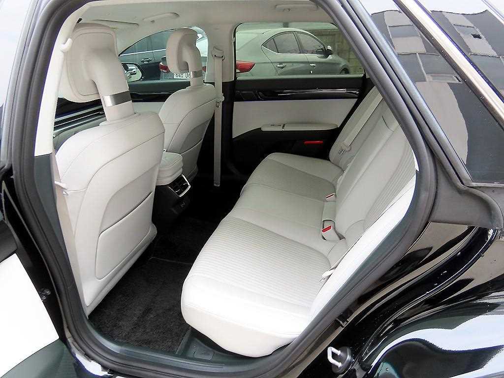 HYUNDAI Grandeur - Vista 7