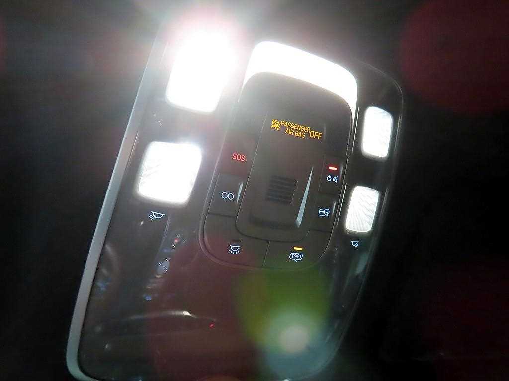 Genesis GV70 2024 Blanco - Importación desde Corea - HF Imports Iquique - Foto 14