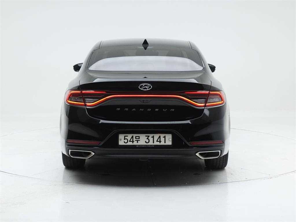 HYUNDAI Grandeur - Vista 5