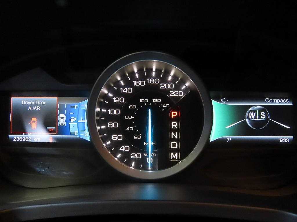 Ford Explorer - Vista 9