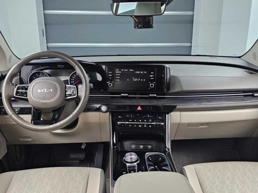 KIA Carnival - Vista 5