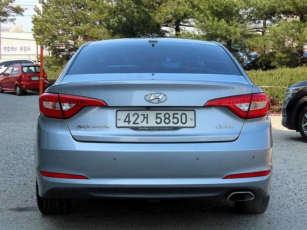 HYUNDAI Sonata - Vista 4