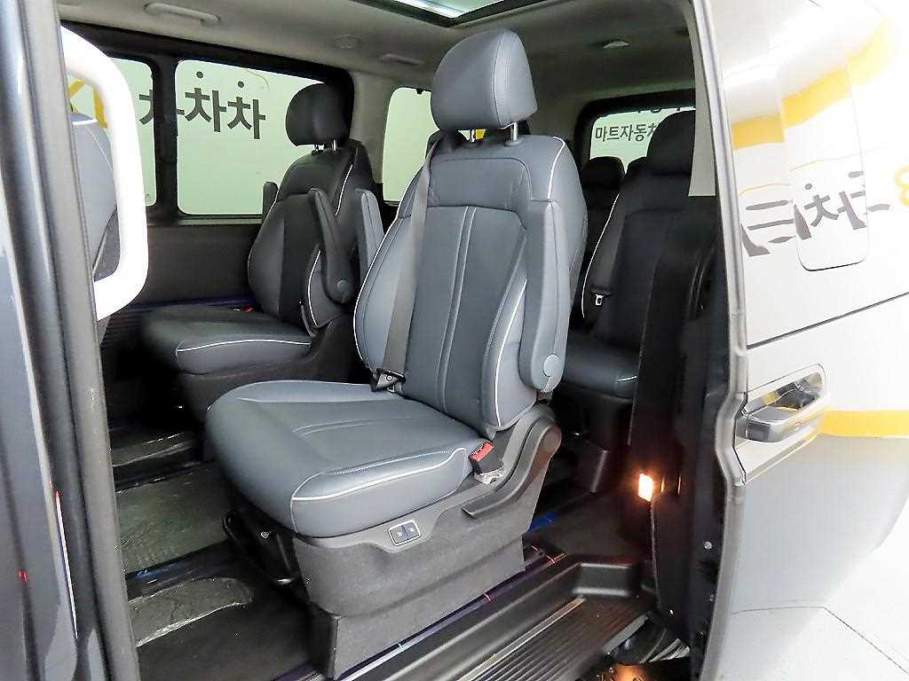 HYUNDAI Staria - Vista 6