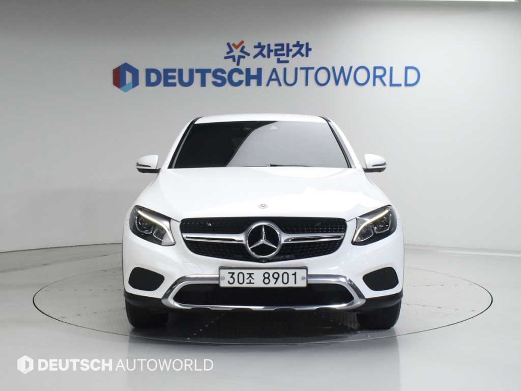 Mercedes Benz GLC Class - Vista 3
