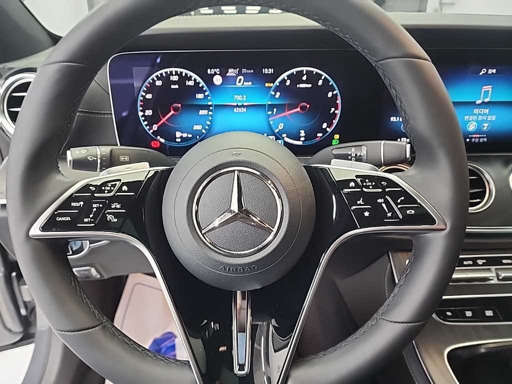 Mercedes Benz E class - Vista 10