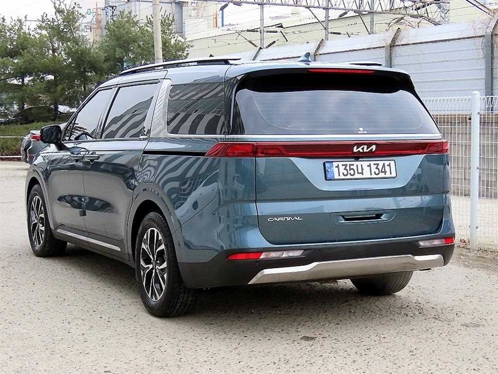 KIA Carnival - Vista 3