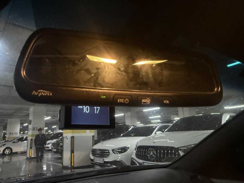 HYUNDAI Genesis - Vista 8