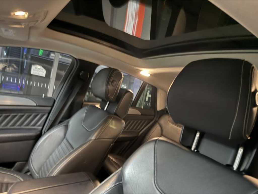 Mercedes Benz GLE Class - Vista 7