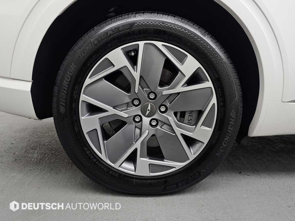 Genesis GV70 - Vista 5