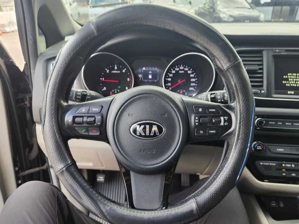 KIA Carnival 2015 Negro - Importación desde Corea - HF Imports Iquique - Foto 18