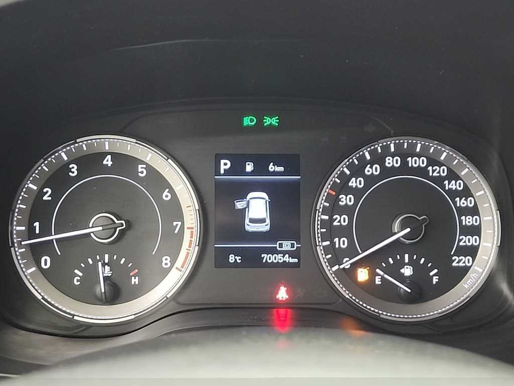 HYUNDAI Venue - Vista 6