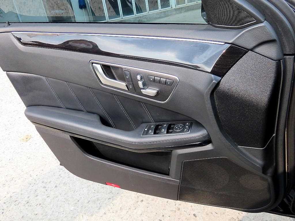 Mercedes Benz E class - Vista 11