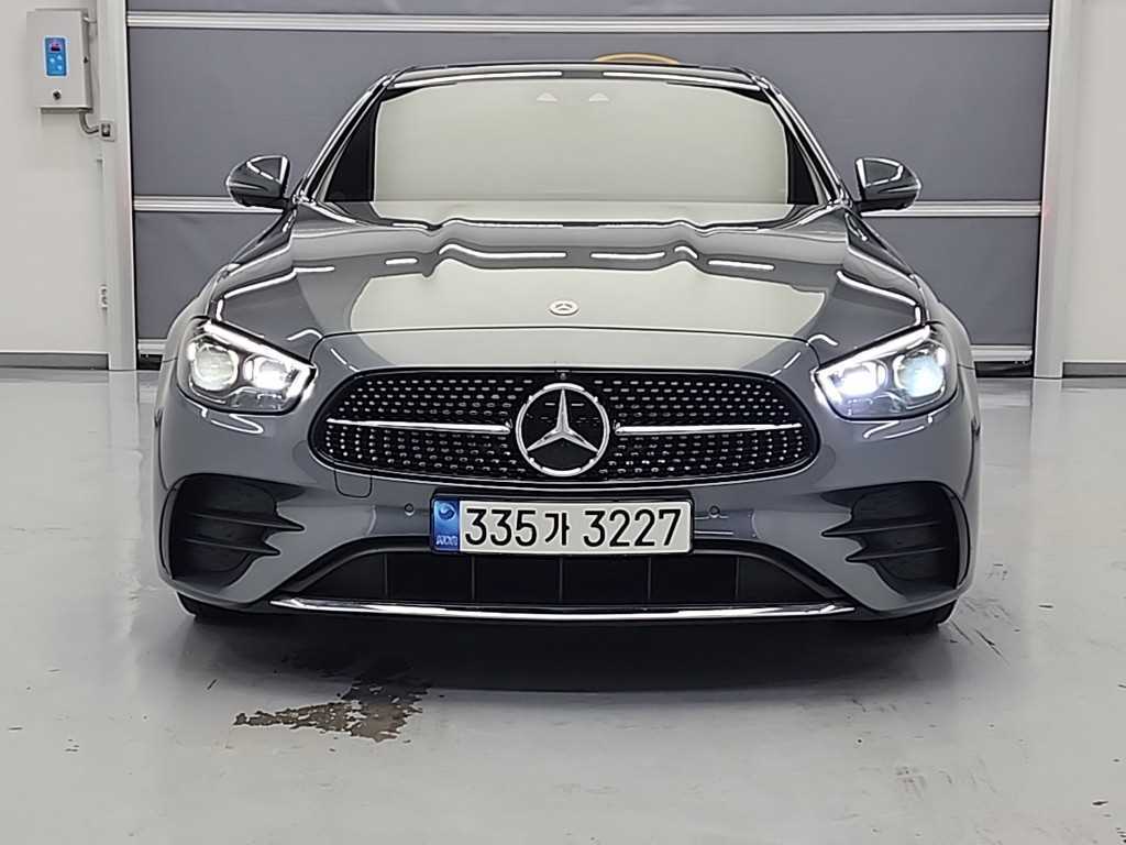 Mercedes Benz E class - Vista 3