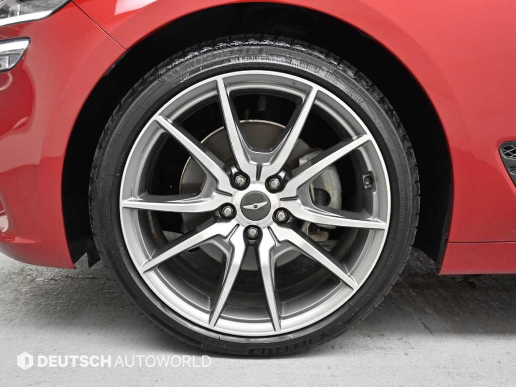 Genesis G70 - Vista 5