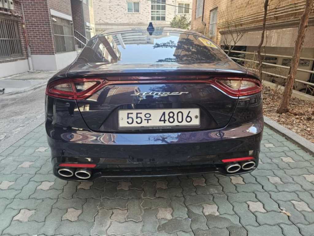KIA Stinger - Vista 3