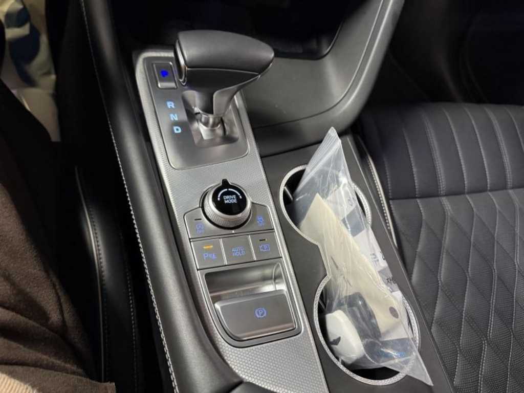 Genesis G70 - Vista 10