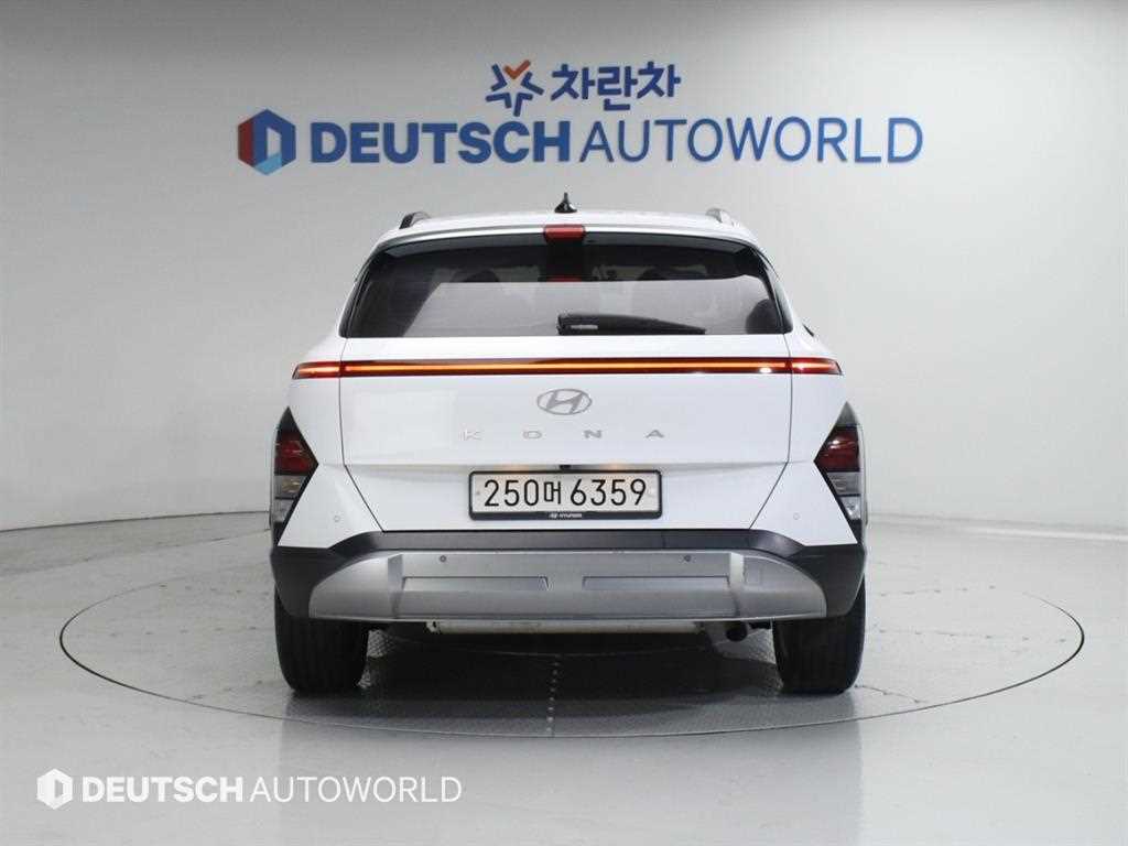 HYUNDAI Kona - Vista 4