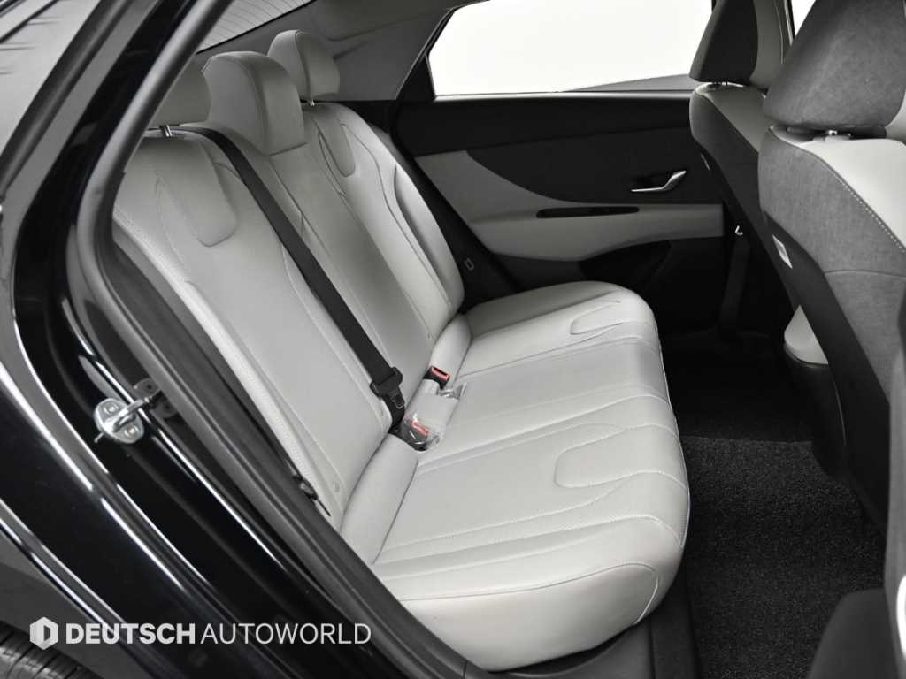 HYUNDAI Avante - Vista 12