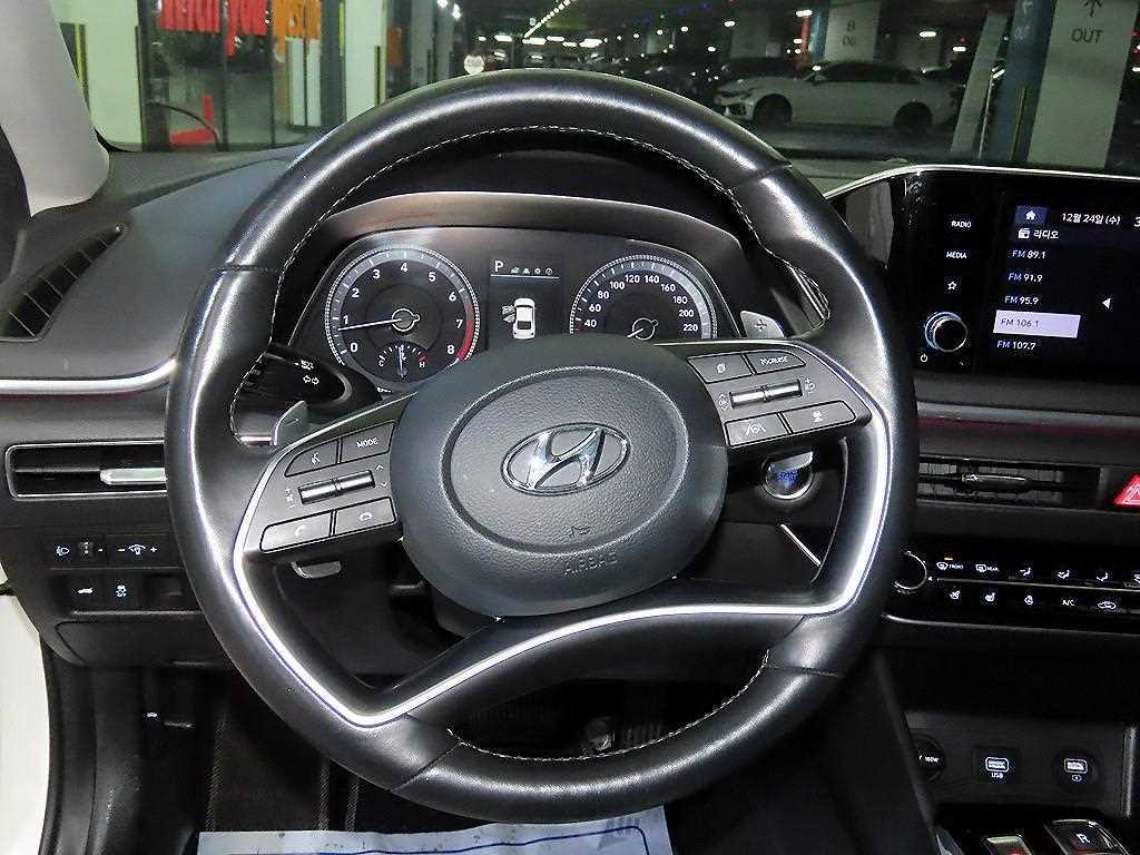 HYUNDAI Sonata - Vista 9