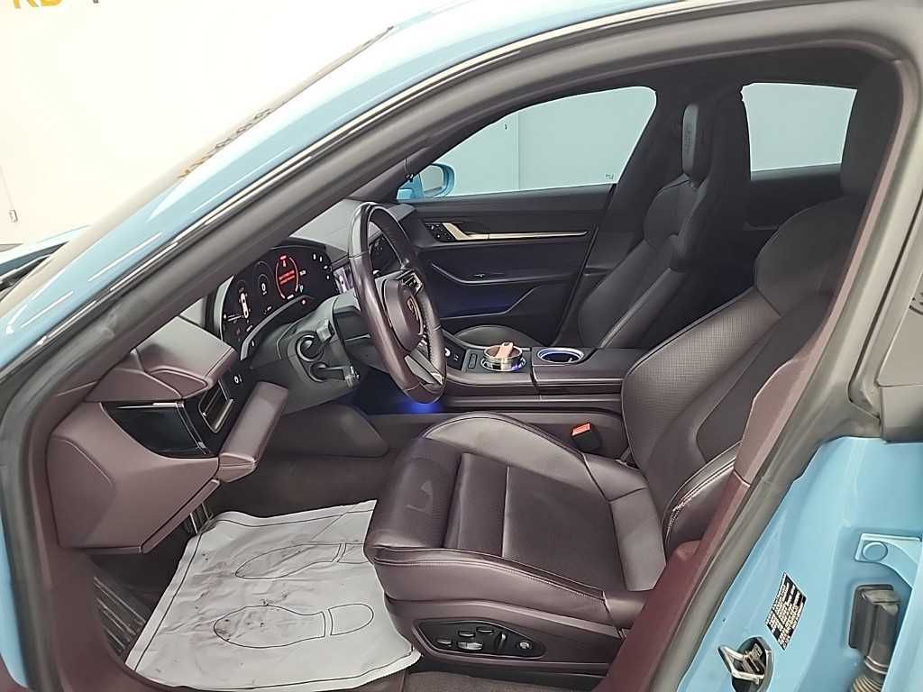 Porsche Taycan - Vista 11