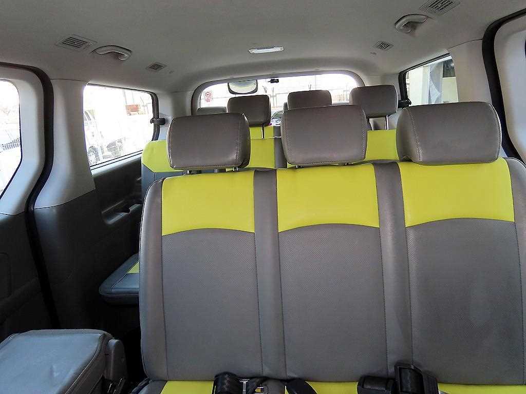 HYUNDAI Starex - Vista 7