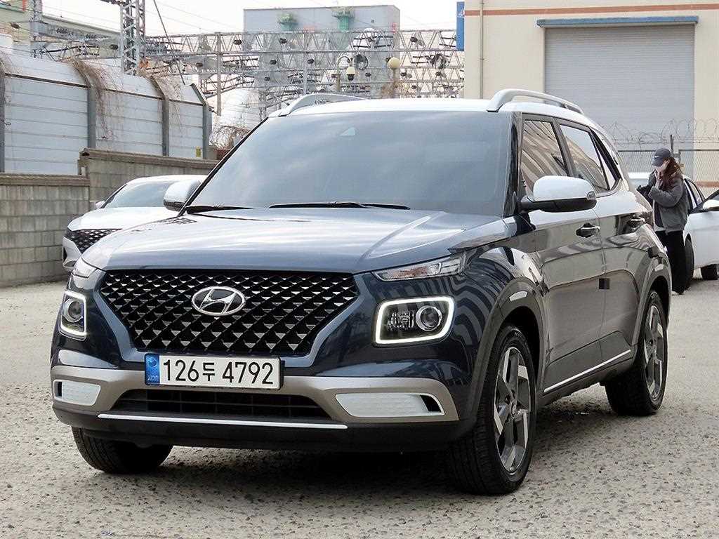 HYUNDAI Venue - Vista 2