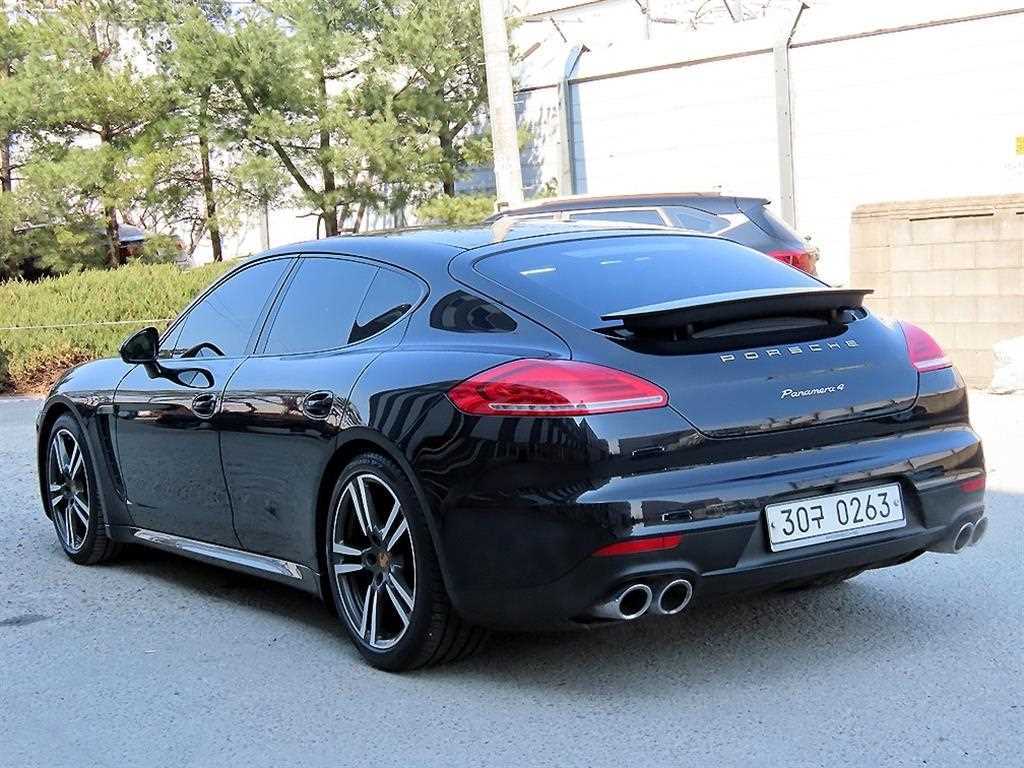 Porsche Panamera - Vista 3