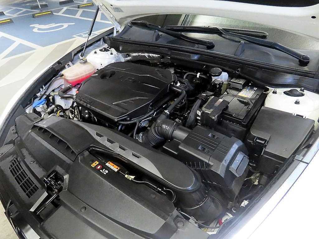 HYUNDAI Sonata - Vista 6