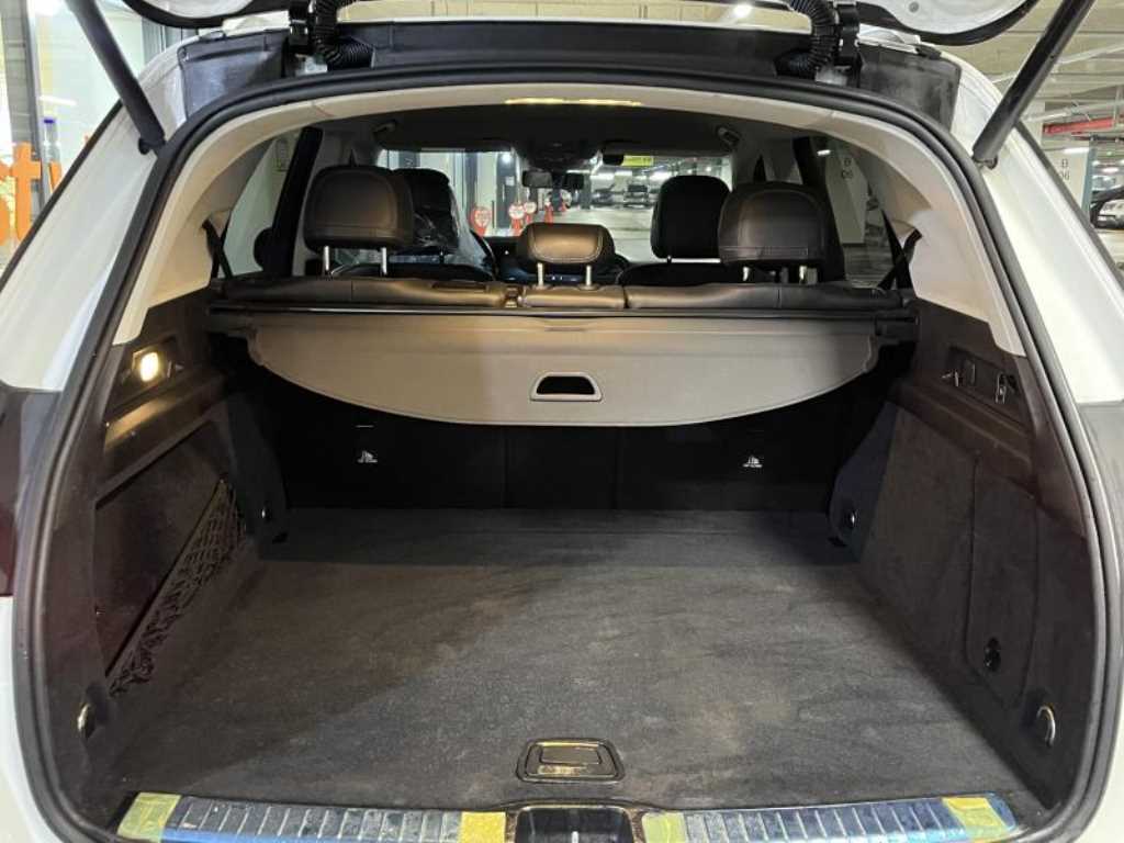 Mercedes Benz GLE Class - Vista 6