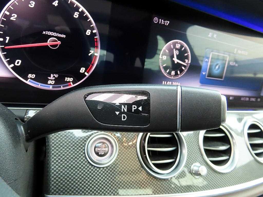 Mercedes Benz E class - Vista 11