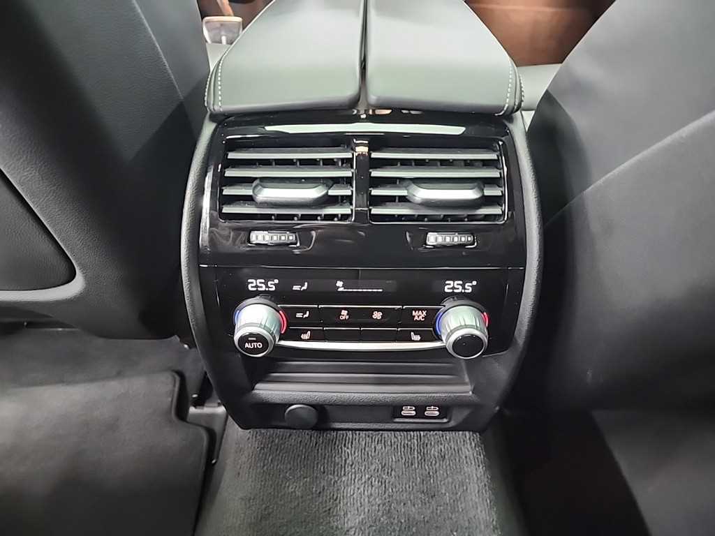 BMW 5 Series 2022 Negro - Importación desde Corea - HF Imports Iquique - Foto 13