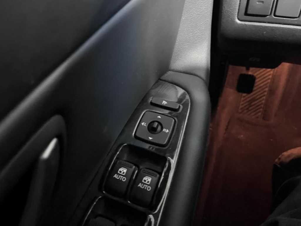 KIA Opirus - Vista 9