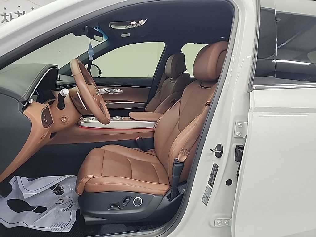 Genesis GV70 - Vista 11