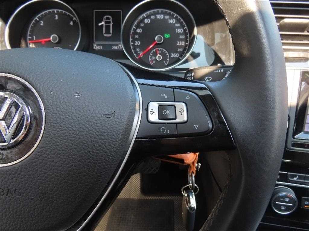 Volkswagen Golf - Vista 12