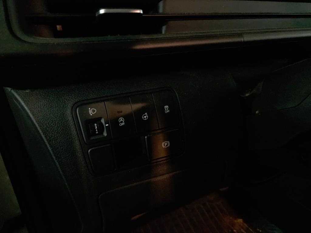 HYUNDAI Staria - Vista 11