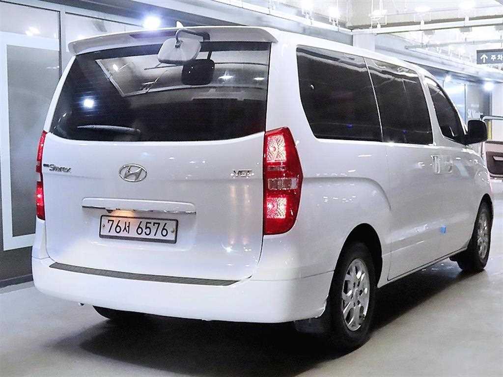 HYUNDAI Starex - Vista 4