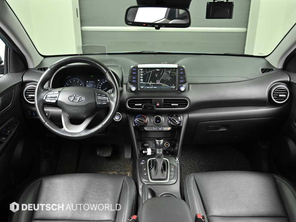 HYUNDAI Kona - Vista 7